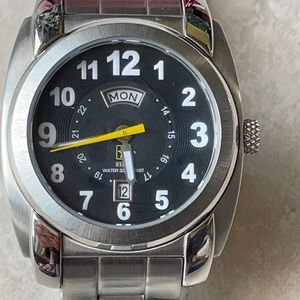U.S.ARMY lady battery water resistant 330ft date&day stainless steel w/box